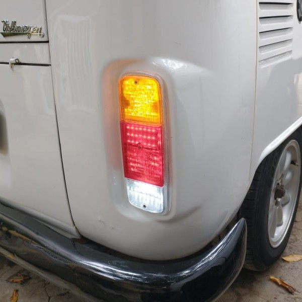 KIT PAR Placas da Kombi Mod-Clipper de 1976 a 2013-Tricolor-Pisca Laranja-->Obs SEM LANTERNAS